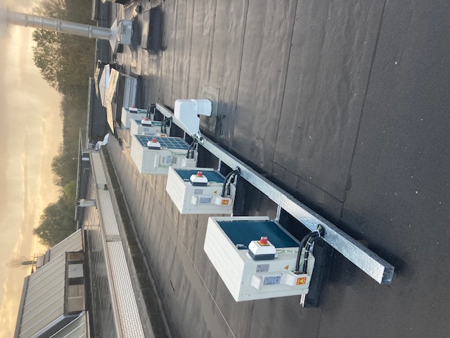 Industriële multi-unit installatie op dak